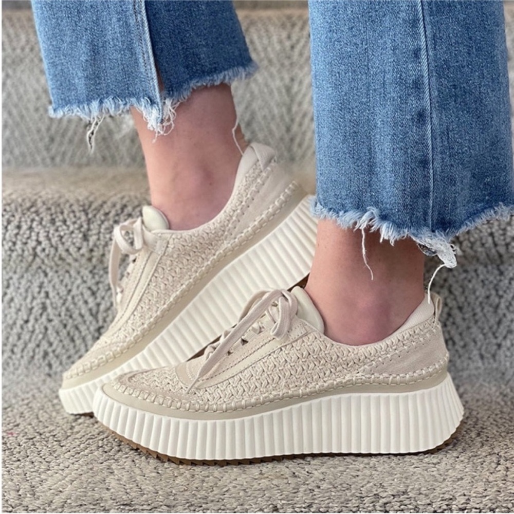 Anthropologie Dolce Vita Dolen sneakers in Light Sand Size 9.5